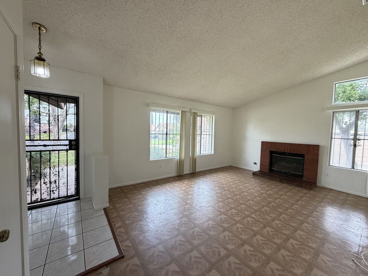560 S Quince Ave - Photo 5 of 28