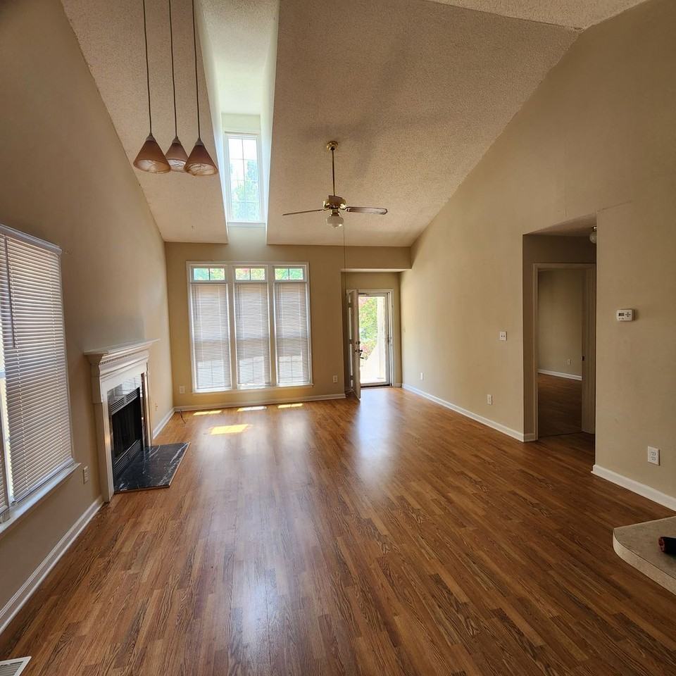 126 W Holding Ave - Photo 3 of 11