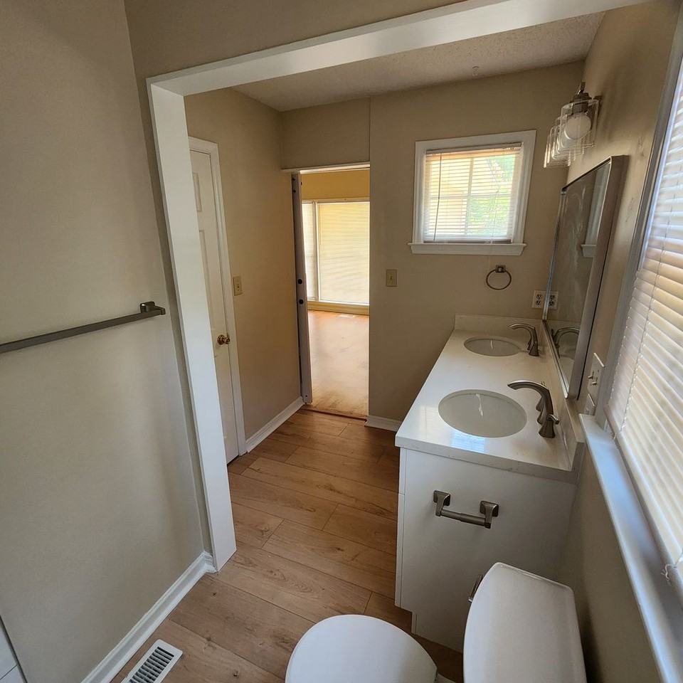 126 W Holding Ave - Photo 6 of 11