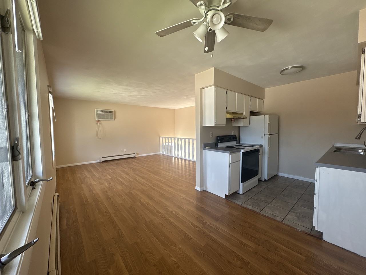 950 5th St #D - Photo 5 of 7