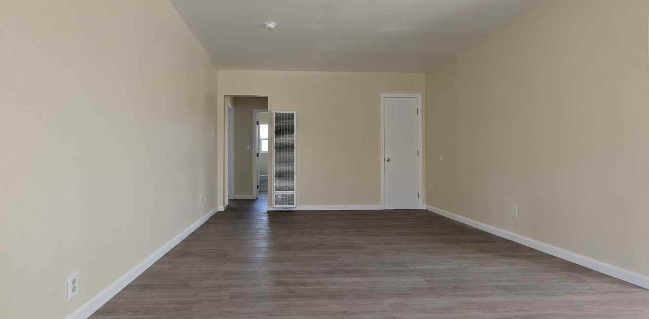 10223 Darby Ave #5 - Photo 3 of 12