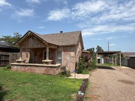 featured image of 120 N Caddo St
