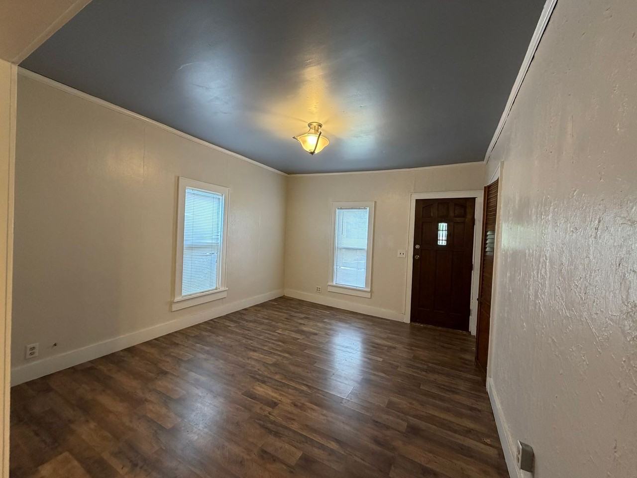120 N Caddo St - Photo 3 of 14