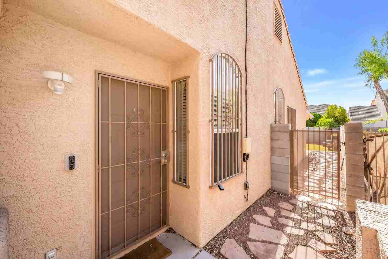 9530 Ruperts Ct - Photo 3 of 22