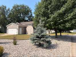 featured image of 1627 Hamlet Dr