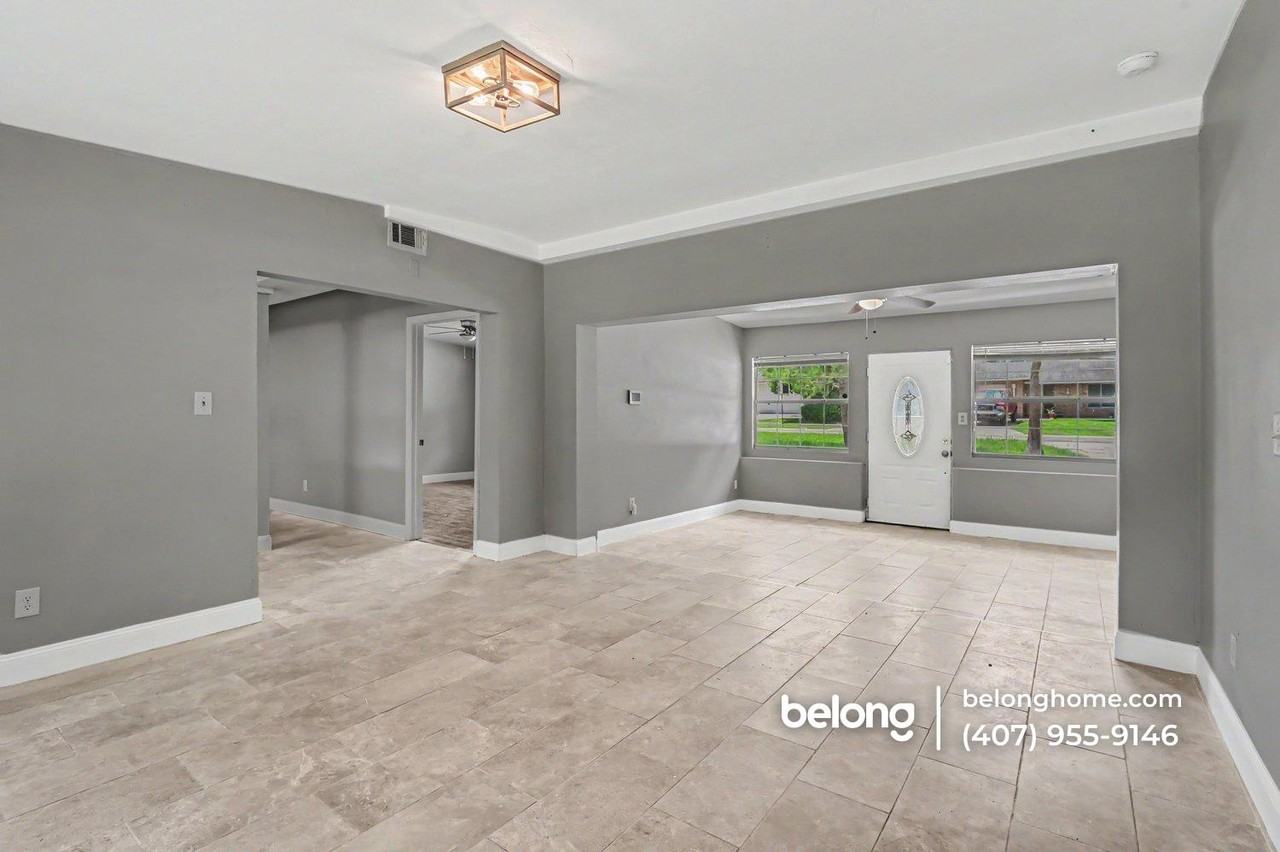 1518 Oranole Rd - Photo 3 of 16