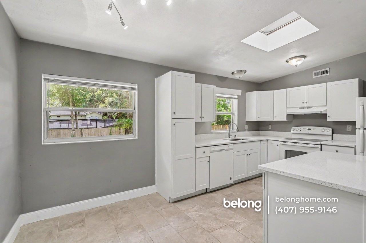 1518 Oranole Rd - Photo 7 of 16