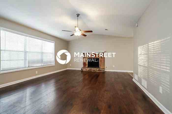 4218 Falcon Crest Dr - Photo 5 of 17