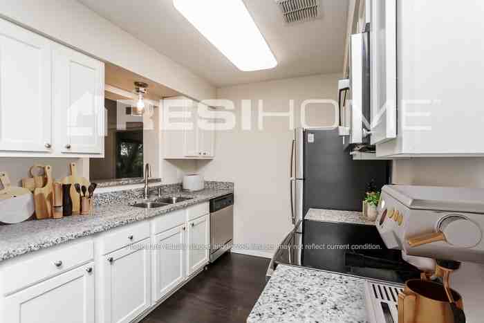 1407 Sunridge Rd - Photo 3 of 19