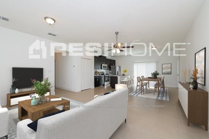 318 Daffodil Ln - Photo 4 of 17