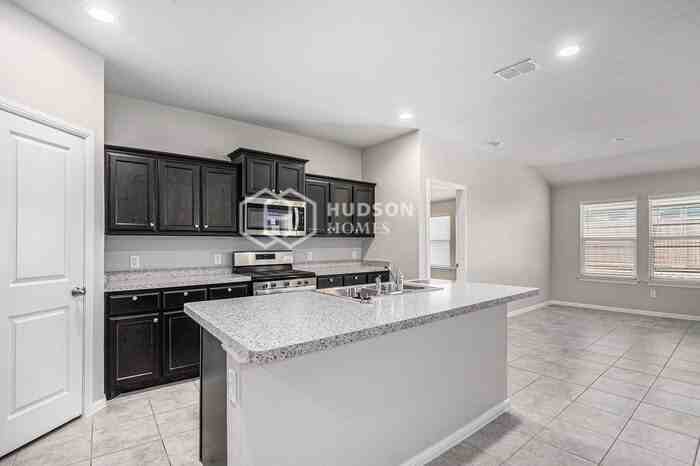 16441 Pembine Ln - Photo 5 of 19