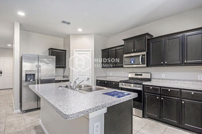 16441 Pembine Ln - Photo 6 of 19
