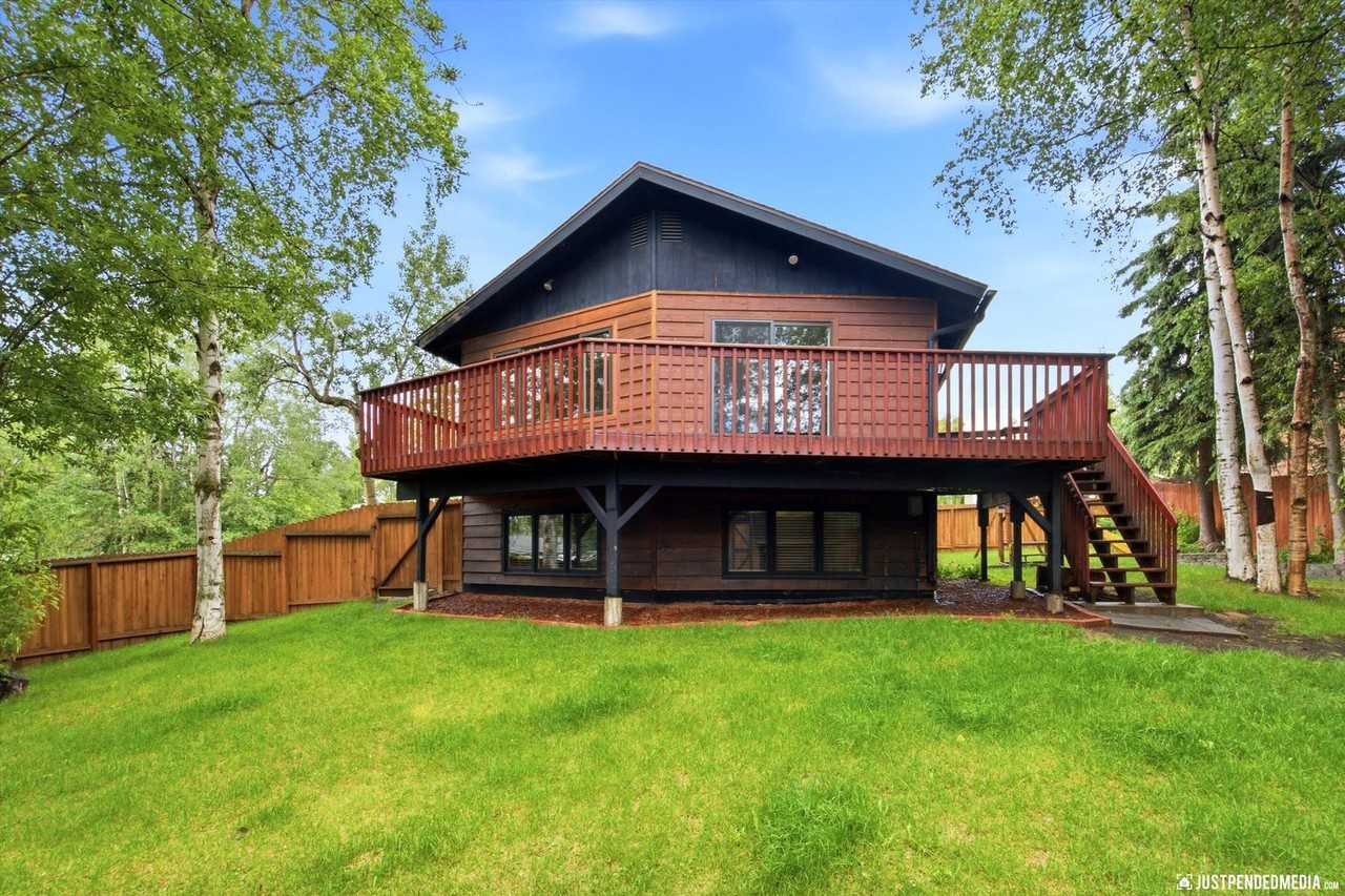10137 Birch Ln
