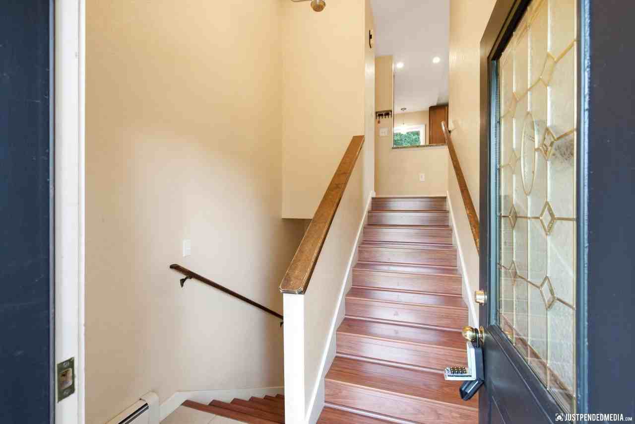 10137 Birch Ln - Photo 3 of 40