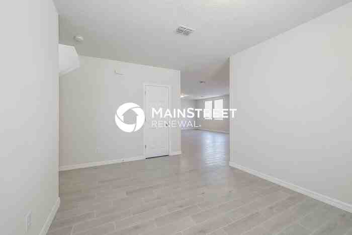 1432 Saguaro St - Photo 5 of 17