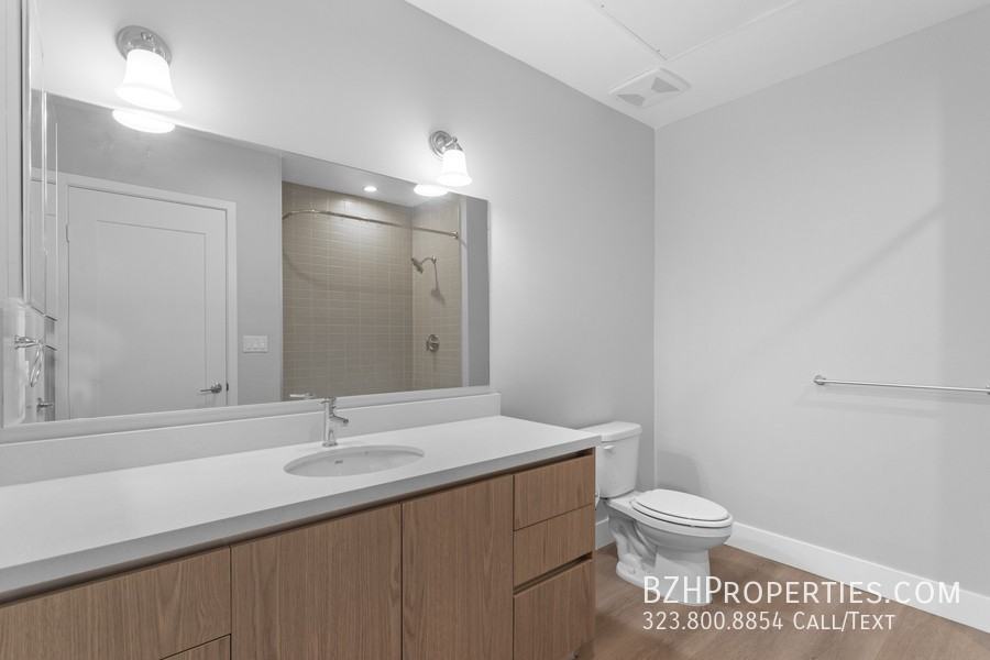 1223 N Hayworth Ave - Photo 5 of 24