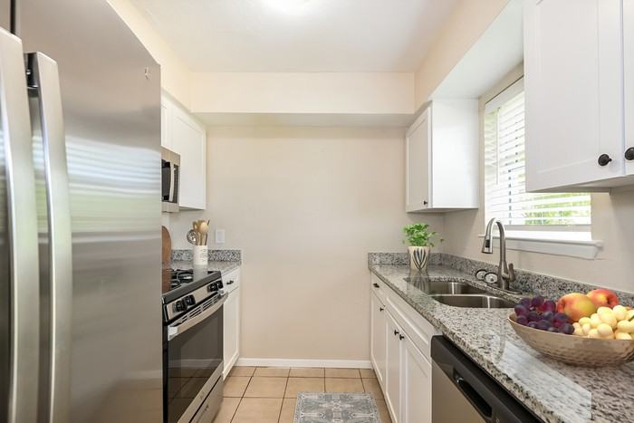 6436 Moonhill Dr - Photo 4 of 20