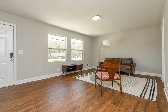 15 Gilbert Ct - Photo 4 of 19