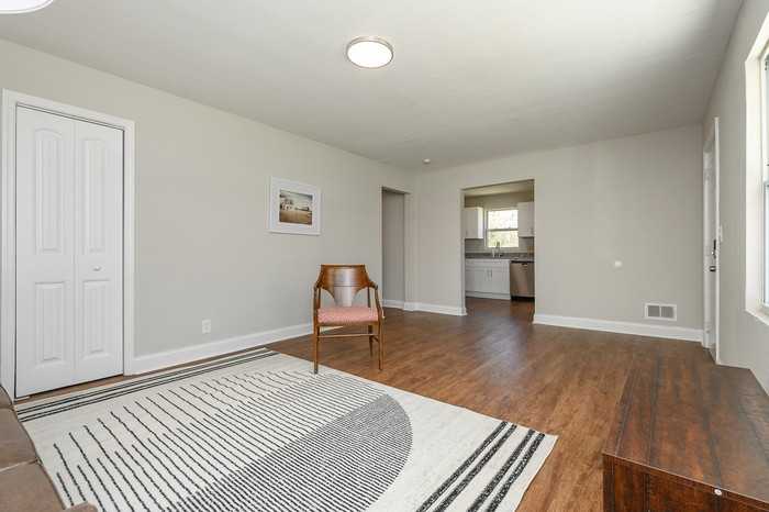 15 Gilbert Ct - Photo 7 of 19