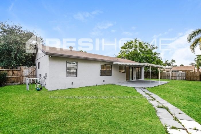 9940 Spanish Isles Dr - Photo 2 of 20