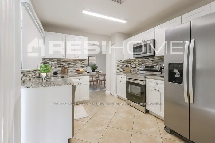 9940 Spanish Isles Dr - Photo 3 of 20