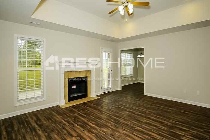 702 Carter Grove Rd - Photo 3 of 24