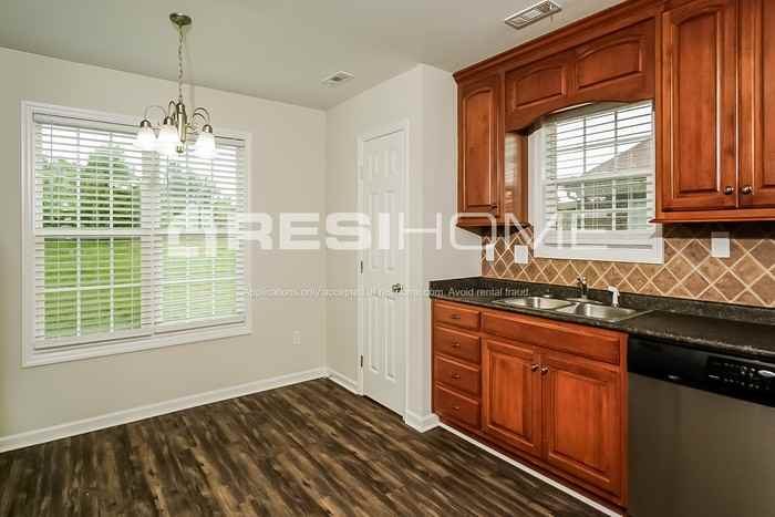 702 Carter Grove Rd - Photo 5 of 24