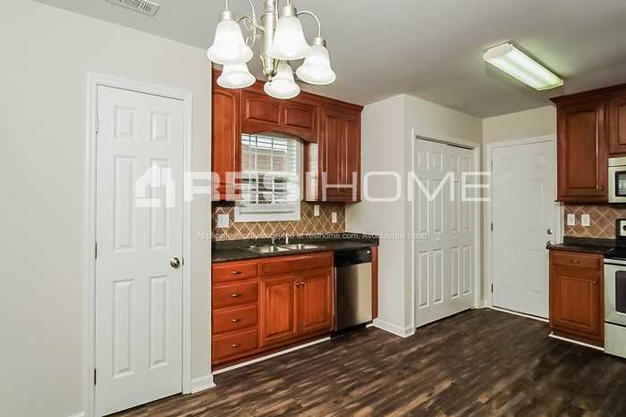 702 Carter Grove Rd - Photo 7 of 24