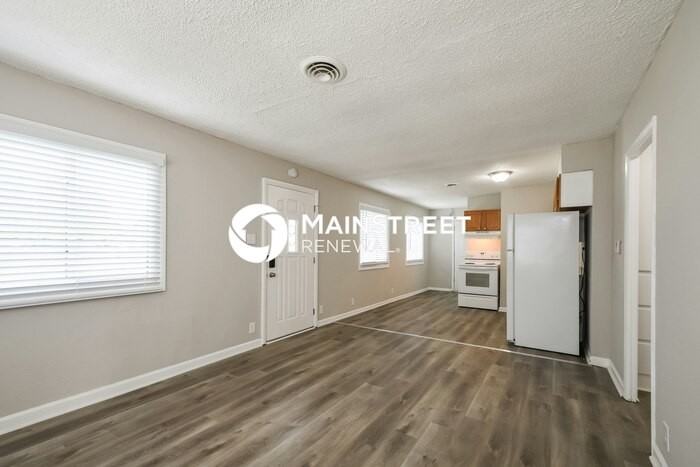5919 E 16th St - Photo 5 of 16