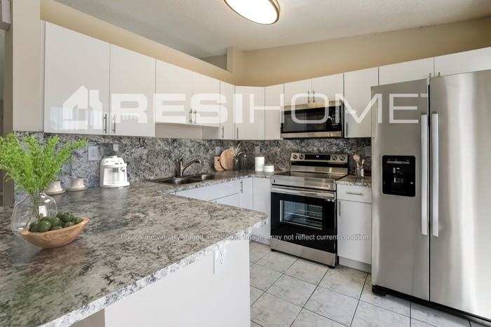 12752 Sw 265th Ter - Photo 2 of 19