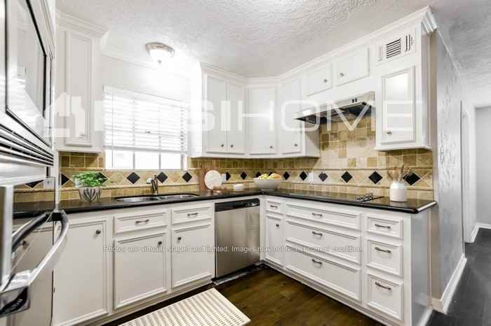 5814 Wanakah Dr - Photo 4 of 20