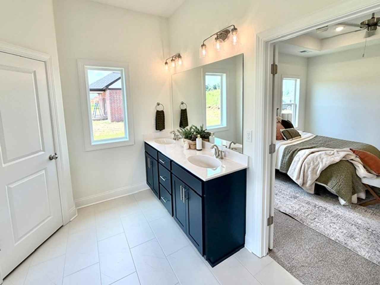 35 Hughetta St N - Photo 6 of 13