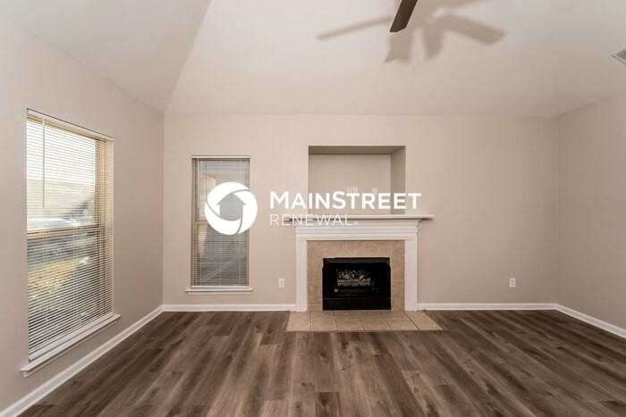 465 Fox Run Cir - Photo 3 of 16