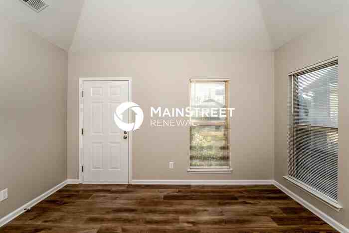 465 Fox Run Cir - Photo 4 of 16
