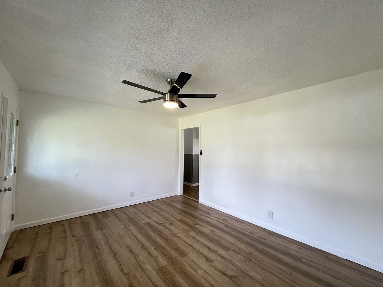 481 Mcquade Cir - Photo 4 of 23