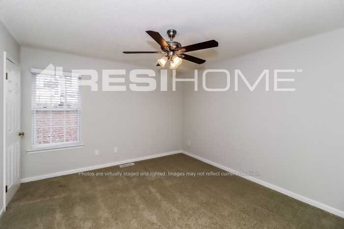 239 Periwinkle St - Photo 5 of 16