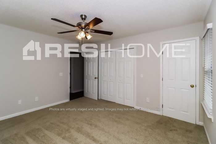 239 Periwinkle St - Photo 6 of 16