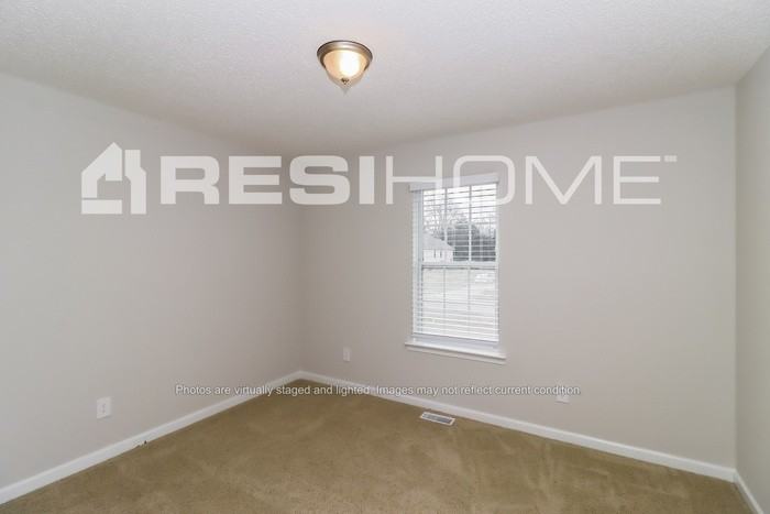 239 Periwinkle St - Photo 7 of 16