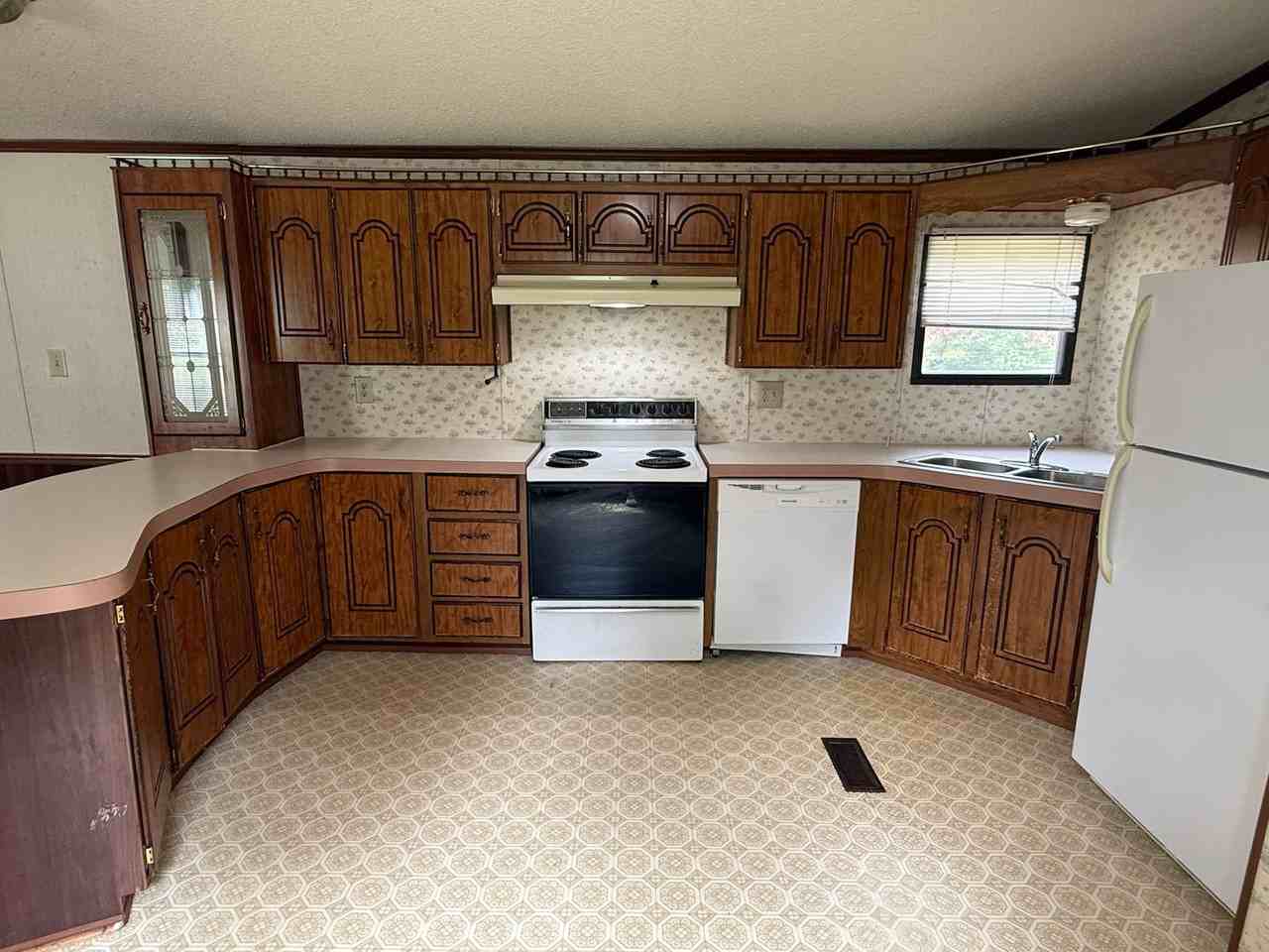 6409 Glenn Teague Rd - Photo 4 of 10