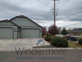 featured image of 808 Ne Bunky Ln