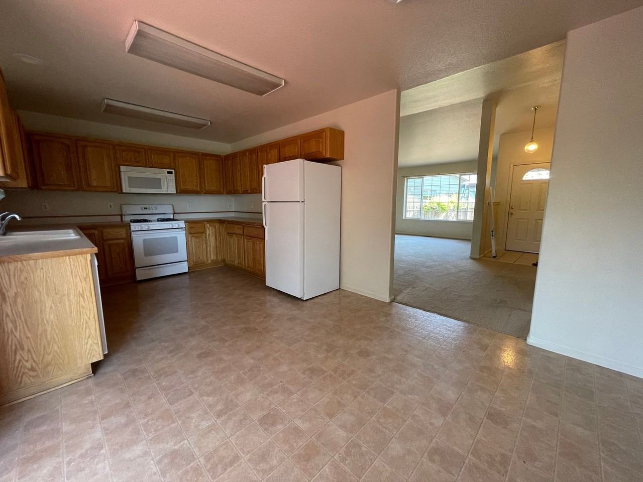 205 Kit Ln - Photo 2 of 14