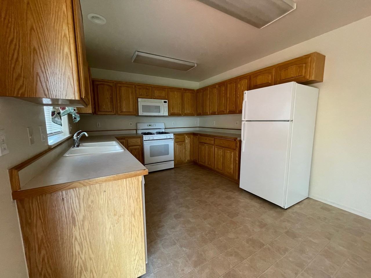 205 Kit Ln - Photo 3 of 14