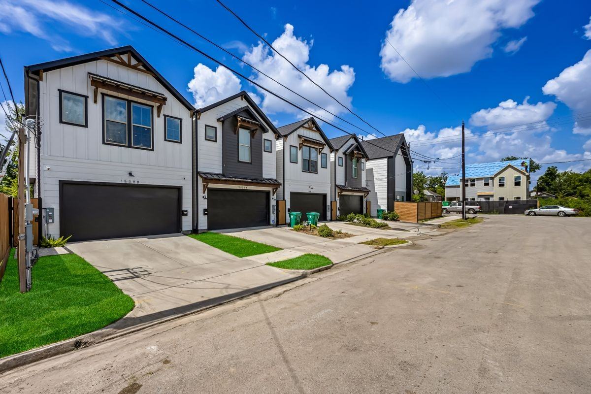 1508 Ryon St ##B - Photo 2 of 33