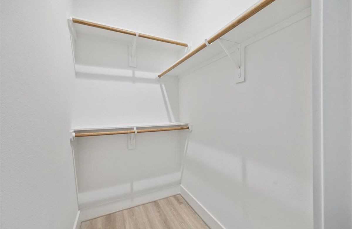 1508 Ryon St ##B - Photo 3 of 33