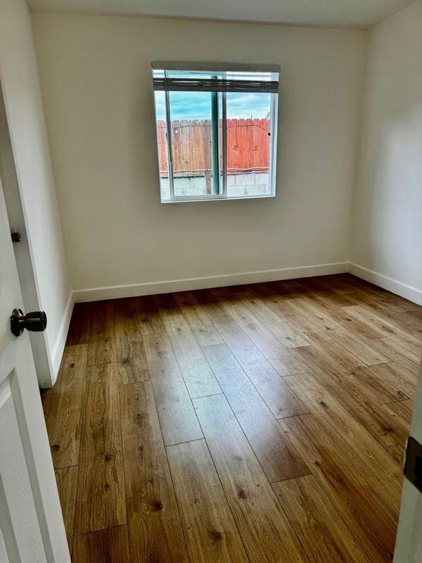 9431 Nagle Ave - Photo 5 of 6