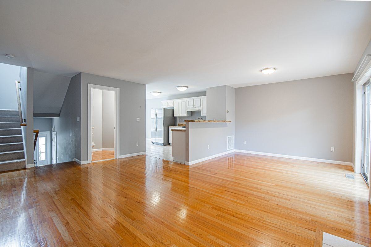 157 Leeder Hill Dr ##406 - Photo 4 of 23
