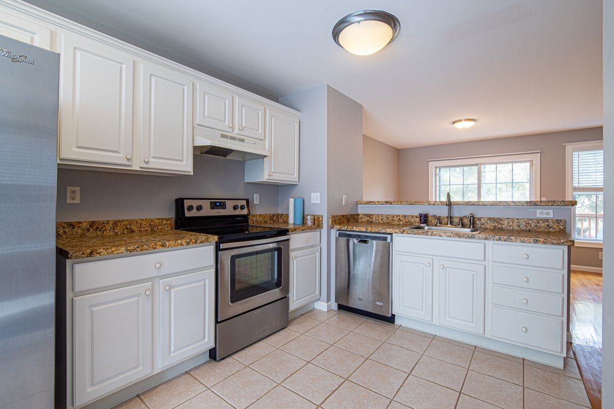 157 Leeder Hill Dr ##406 - Photo 7 of 23