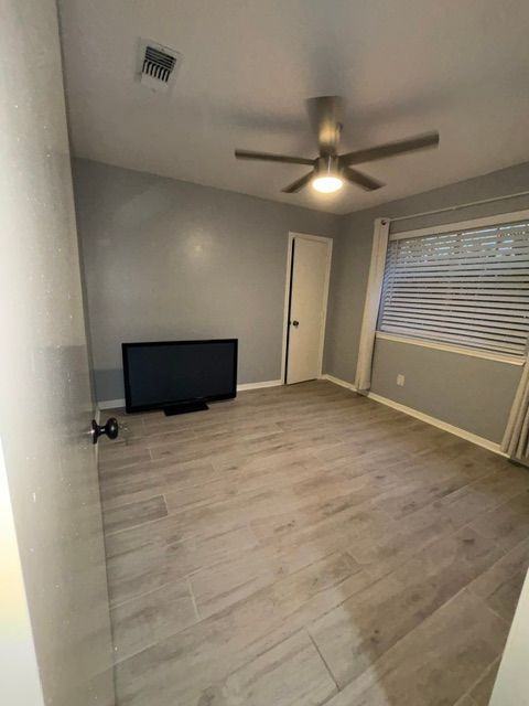 3043 Overland Trl - Photo 3 of 6
