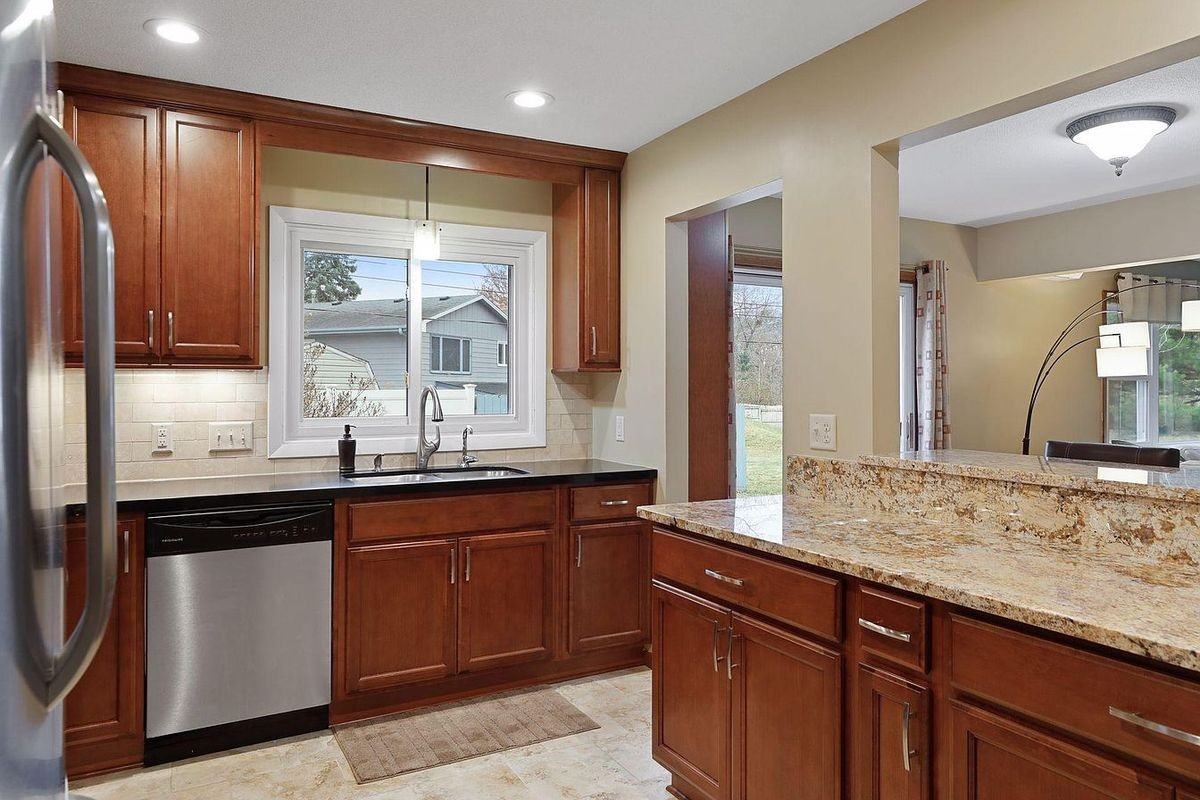 1312 Woodhill Cir - Photo 7 of 25