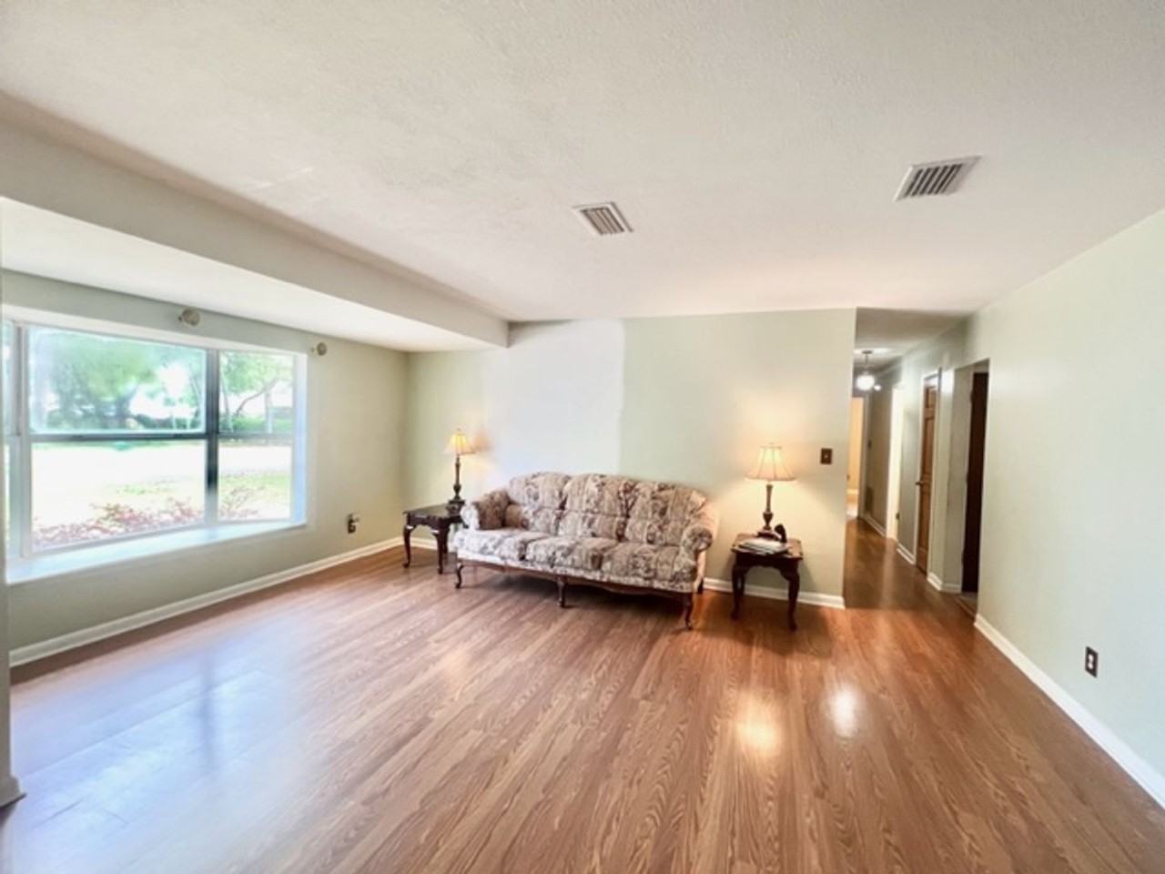 259 Georgia Ave - Photo 6 of 30